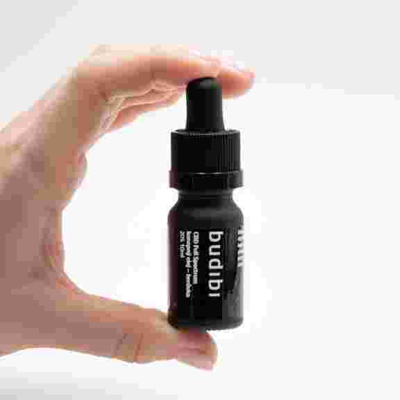 Budibi Full Spectrum CBD olej 20 %, 2000 mg, 10 ml, příchuť borůvka - lahvička